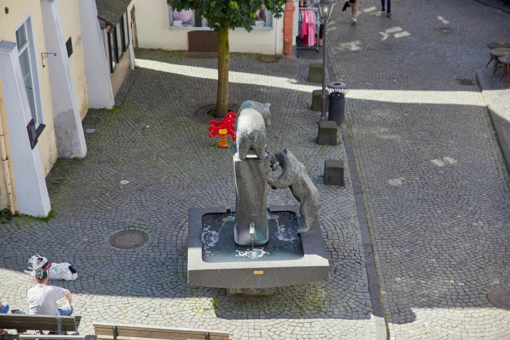 Ferienhaus Baerenbrunnen 베른카슈텔쿠에스 외부 사진